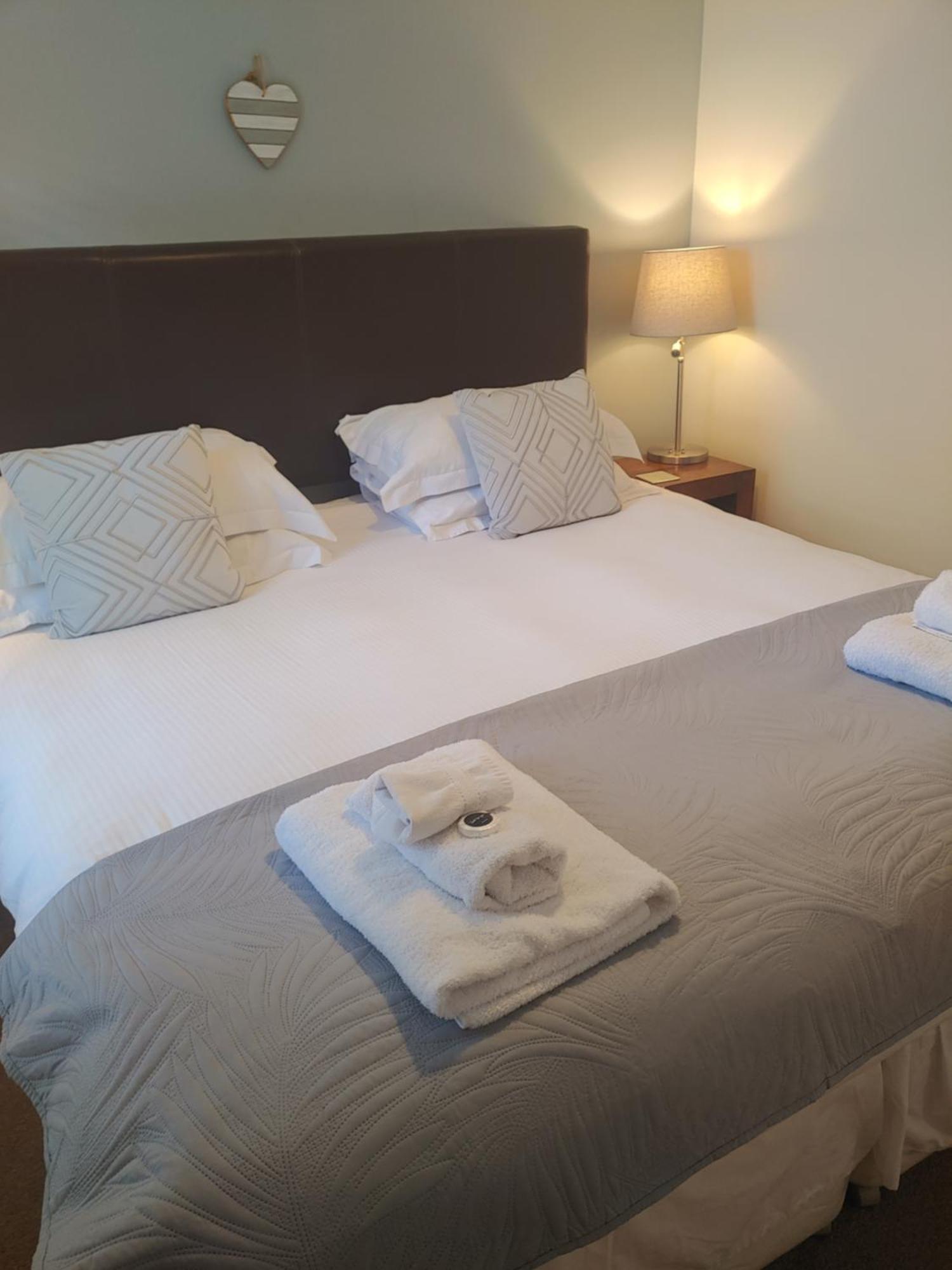 The Bath House Apartments - Free 1St Breakfast - Free Parking Camera foto