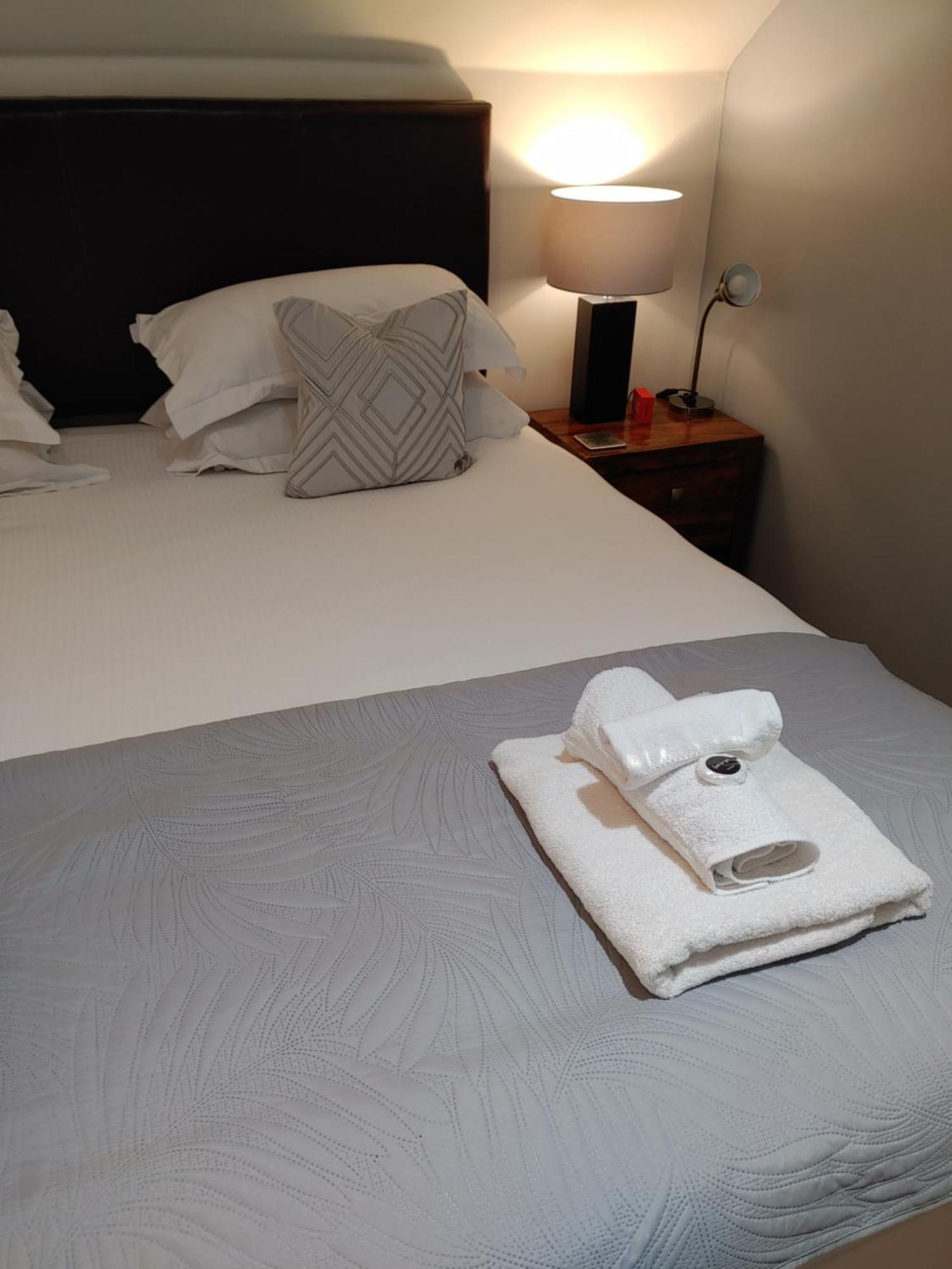 The Bath House Apartments - Free 1St Breakfast - Free Parking Esterno foto